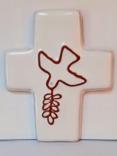 Croix en céramique motif colombe de la paix